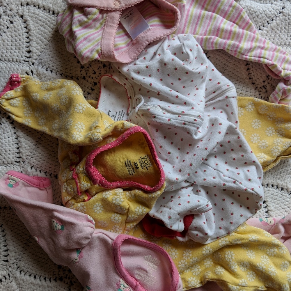 0-3M Footies/Sleepers - Picture 2 of 3